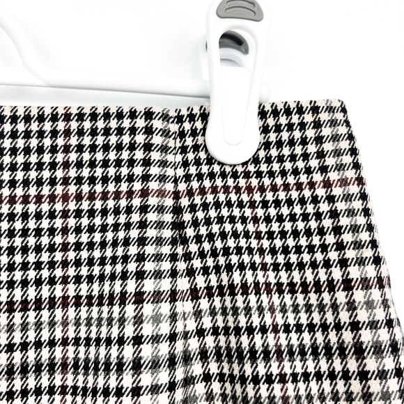 Dynamite Houndstooth Plaid Mini Skirt White Black & Brown Tones - Picture 6 of 9